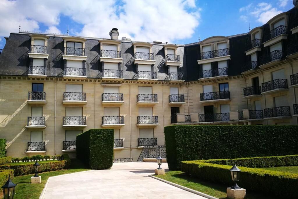Апартаменты Nid Douillet A Bagatelle Довиль Экстерьер фото